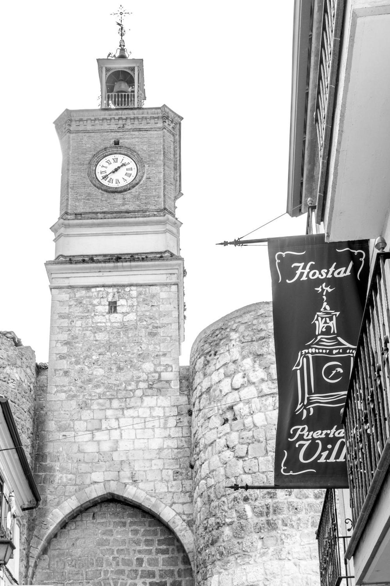 Hostal Sin Recep24H Puerta De La Villa - Pet Friendly & Restaurante Almazán Exterior photo