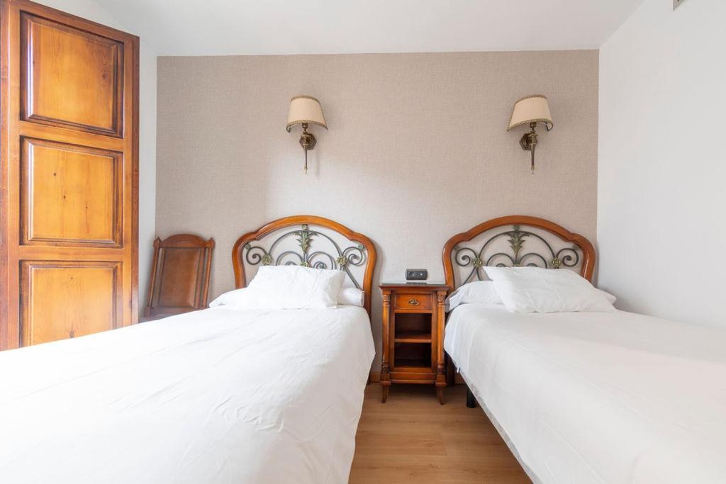 Hostal Sin Recep24H Puerta De La Villa - Pet Friendly & Restaurante Almazán Exterior photo
